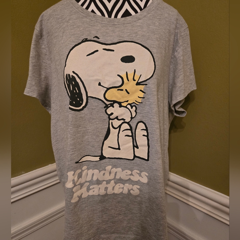 Gray Snoopy Graphic T-Shirt